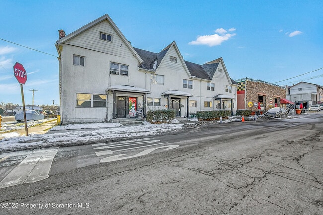 Building Photo - 1101 Washburn St