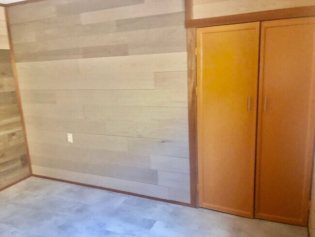 Building Photo - Pioche Mining Town 2 Bedroom Home