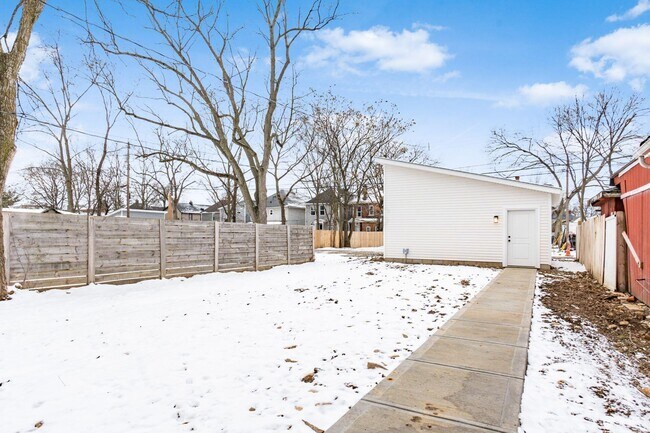 Building Photo - 93 N Princeton Ave