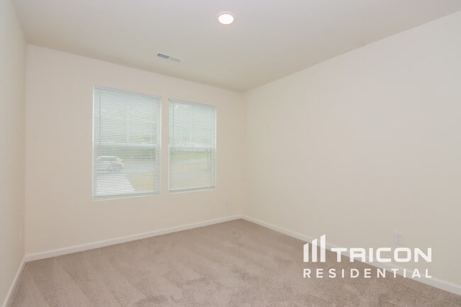 Building Photo - 113 Sunwood Ct