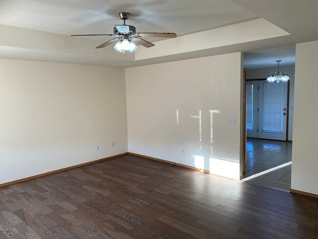 Building Photo - Great 3 bed 2 bath home in SE Springfield