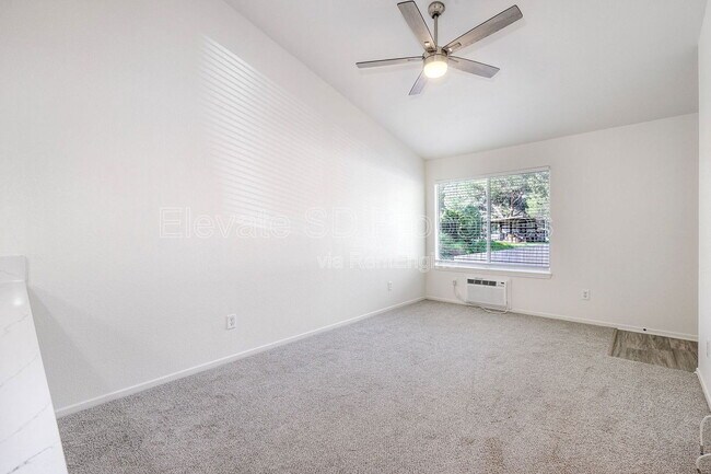 Building Photo - 9430 Winter Gdns Blvd