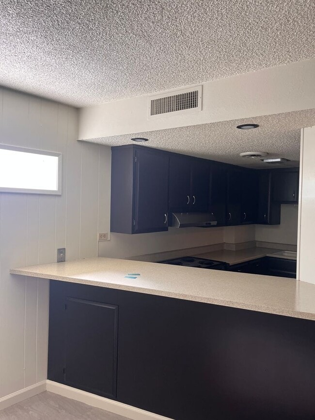 Building Photo - 424 Sycamore Ave