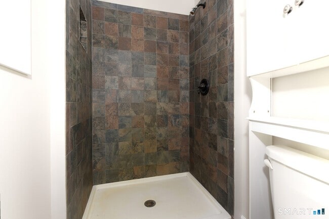 Building Photo - 81 Middletown Ave