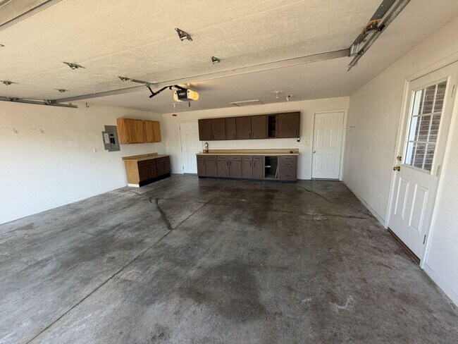 Building Photo - 509 Amazon Dr