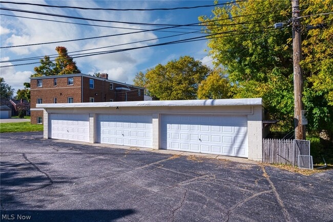 Building Photo - 1673 Southbend Dr