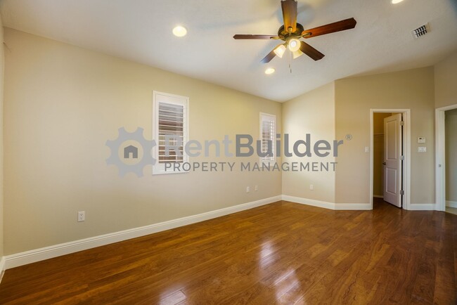 Building Photo - CALL US TODAY AT (505) 808-6467 TO SCHEDUL...