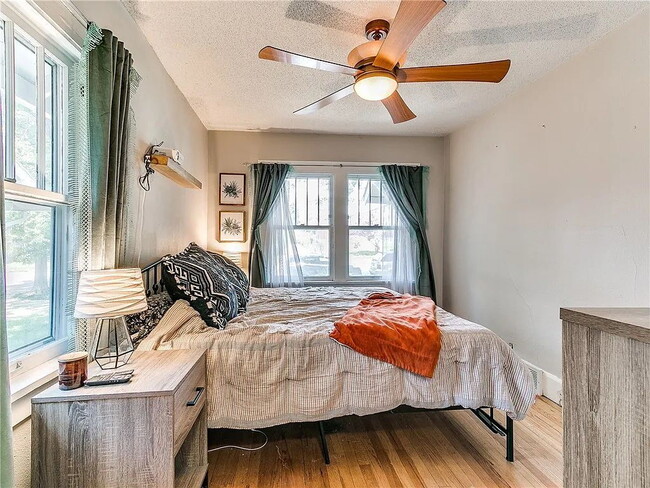 Building Photo - Charming 2-Bedroom Home minutes from everything!