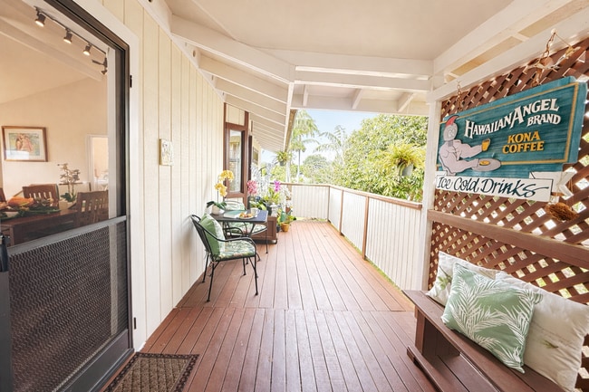 Building Photo - Stunning 3-Bedroom Home on with Panoramic Ocean Views!