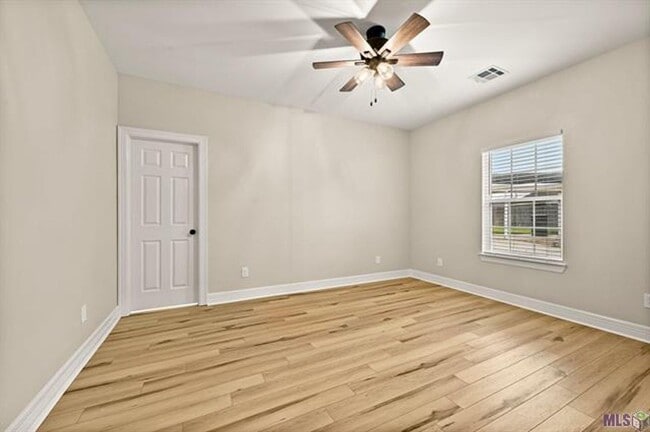 Building Photo - 13411 Country Meadow Ave
