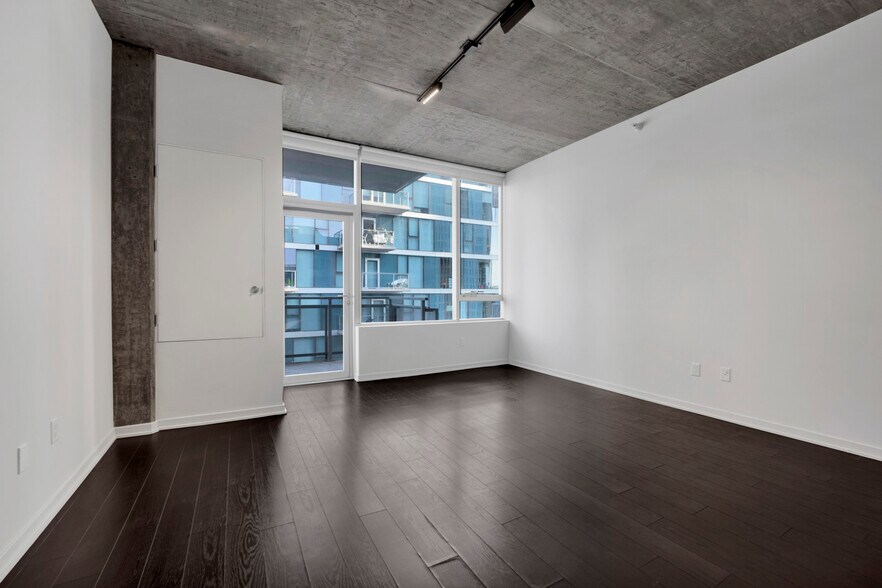 Building Photo - 1345 S Wabash Ave