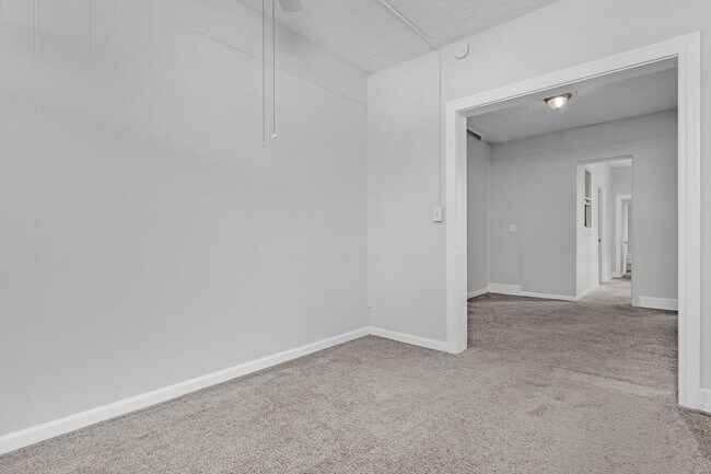 Building Photo - 3503 Oakmont Ave