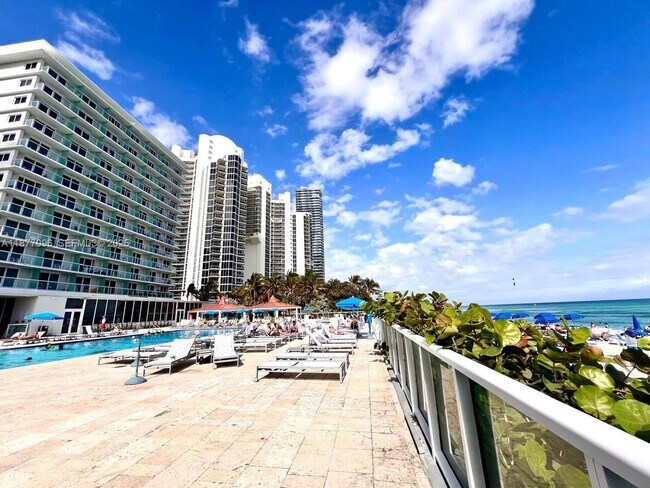 Building Photo - 19201 Collins Ave