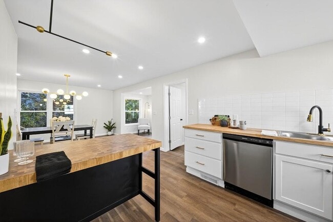 Building Photo - 127 W Warrington Rd