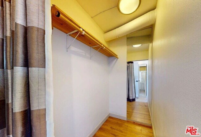 Building Photo - 421 La Fayette Park Pl