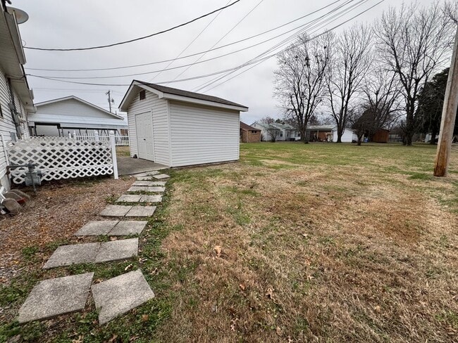 Building Photo - 2 bedroom 1 bath duplex in Lone Oak