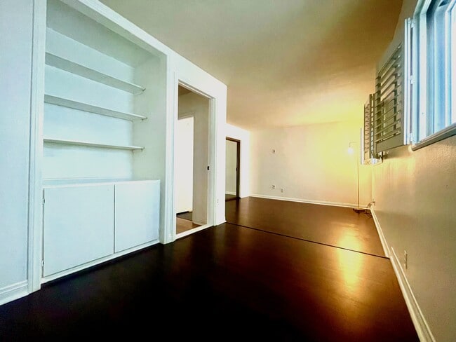 Nook in bedroom with separate door - 1325 Wellesley Ave