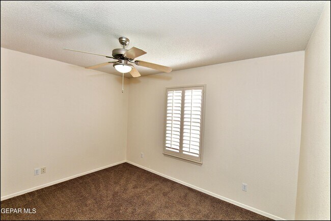Building Photo - 6372 Franklin Ridge Dr