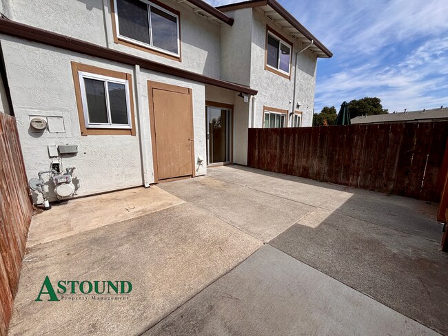 Building Photo - 1206 Marionola Way