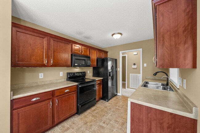 Building Photo - 4 Bedroom Pet Friendly Home For Rent With ...