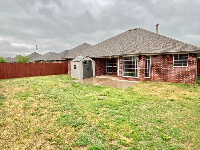 Building Photo - 4805 Stag Horn Dr