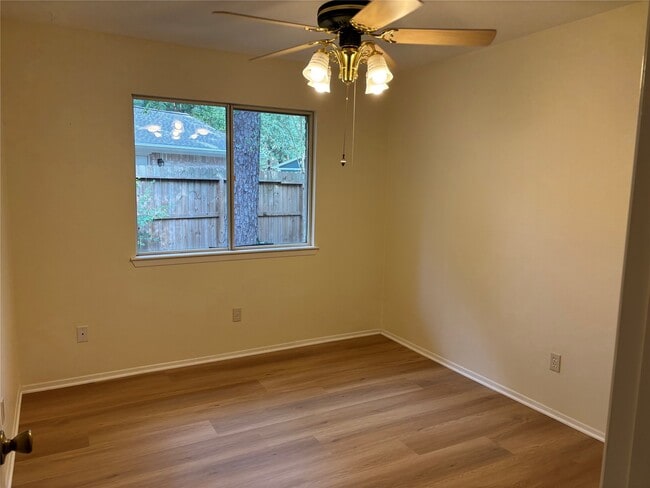 Building Photo - 25 N Deerfoot Cir