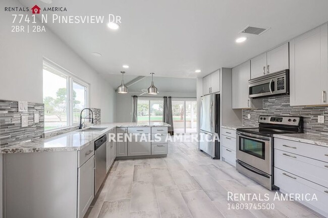 Building Photo - Resort Style Living