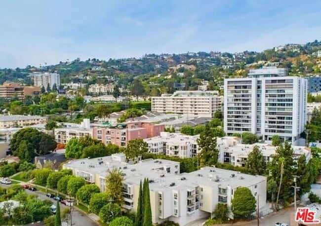 Building Photo - 8535 W Knl Dr