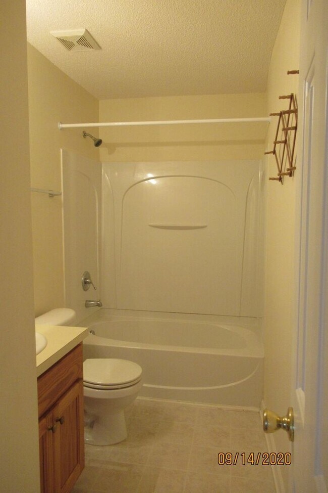 Building Photo - Willow Run- 2 bedroom, 2 bathroom apartment