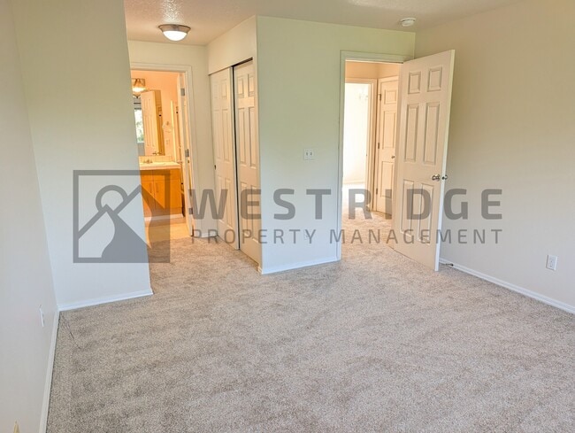 Building Photo - 519 SW 207th Ave
