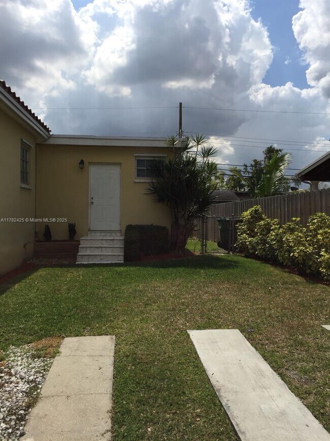 Building Photo - 8520 SW 29th St