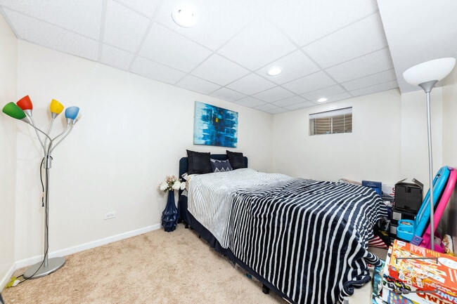 Building Photo - 3730 Baybrook Dr