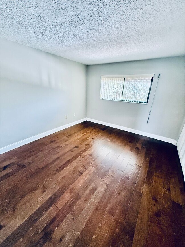 Building Photo - 250 S Sykes Creek Pkwy
