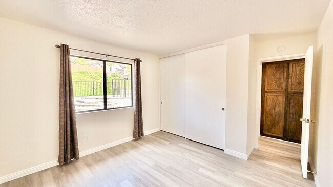 Building Photo - Wonderful Split-level Home with Spacious B...