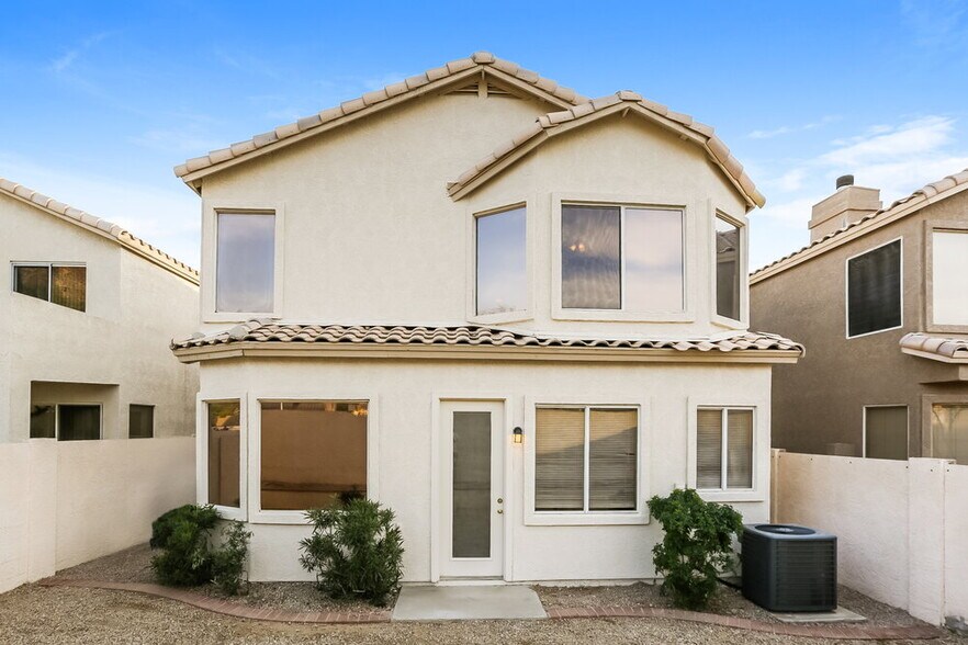 Building Photo - 1316 E Thunderhill Pl