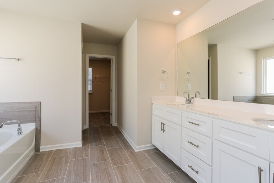 Building Photo - 5833 Hackberry Ln