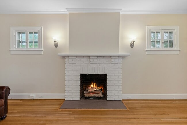 Building Photo - 317 W College Ter