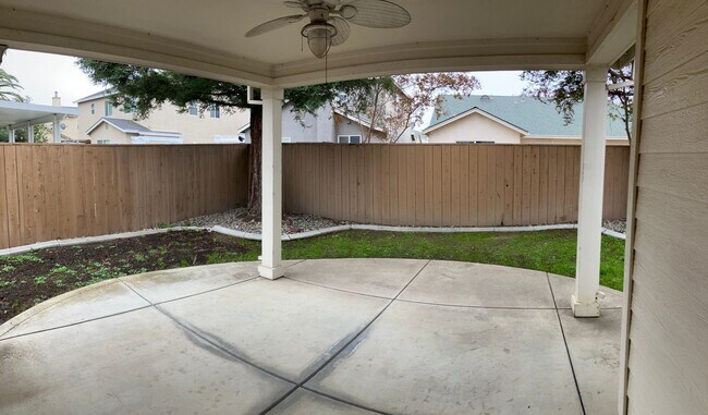 Building Photo - 358 Sunshine Way