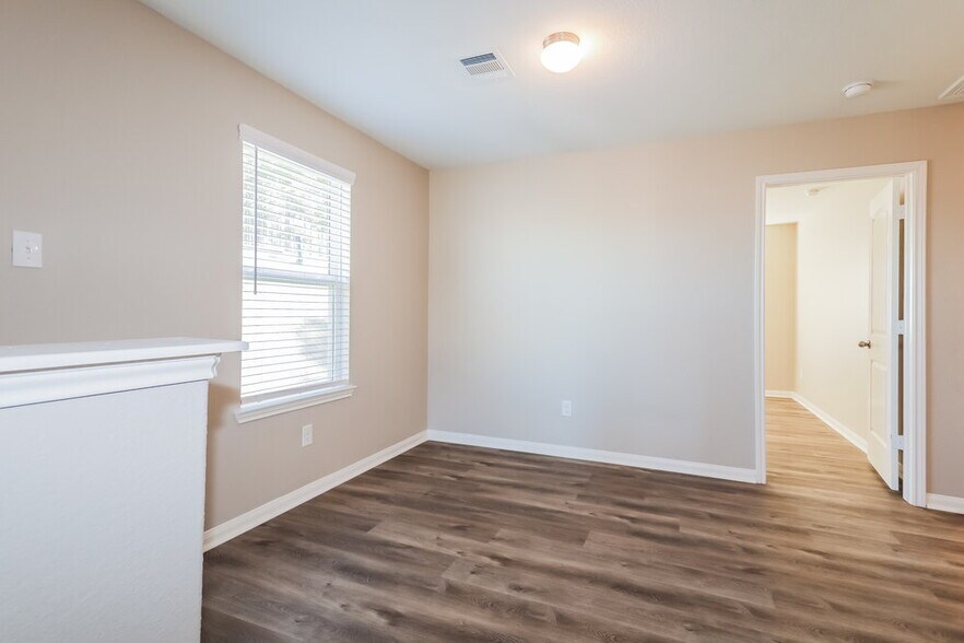 Building Photo - 4302 McGregor Blf Ln
