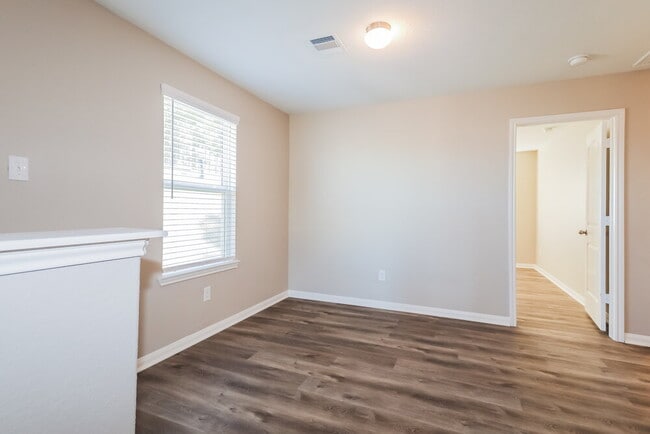 Building Photo - 4302 McGregor Blf Ln