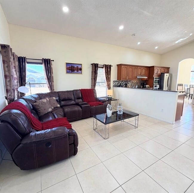 Building Photo - 106 Nazha Dr