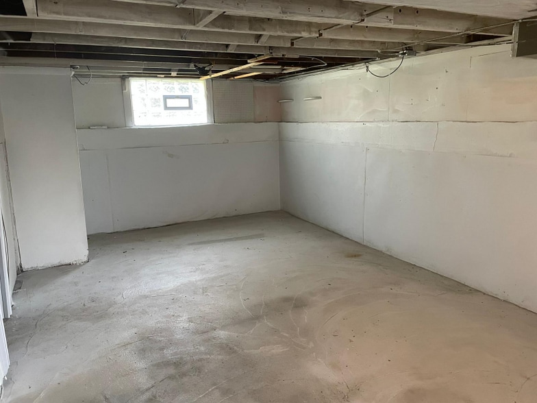 Building Photo - 1612 Parker Dr