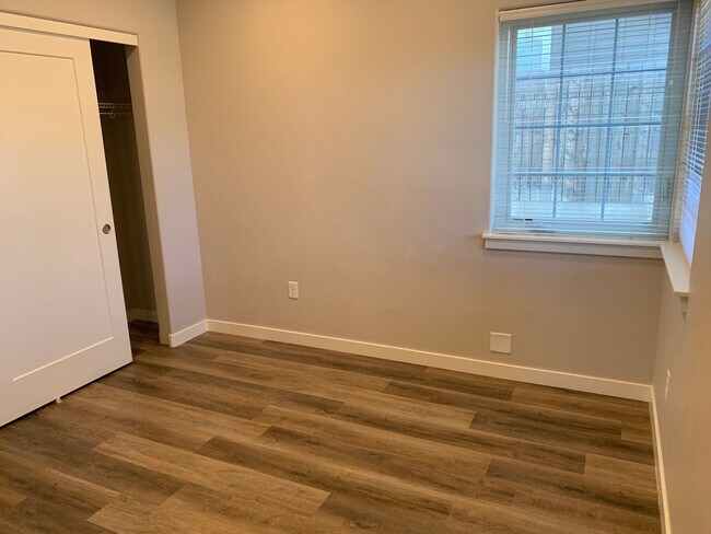 Building Photo - Great New Lava Ct Apartments!