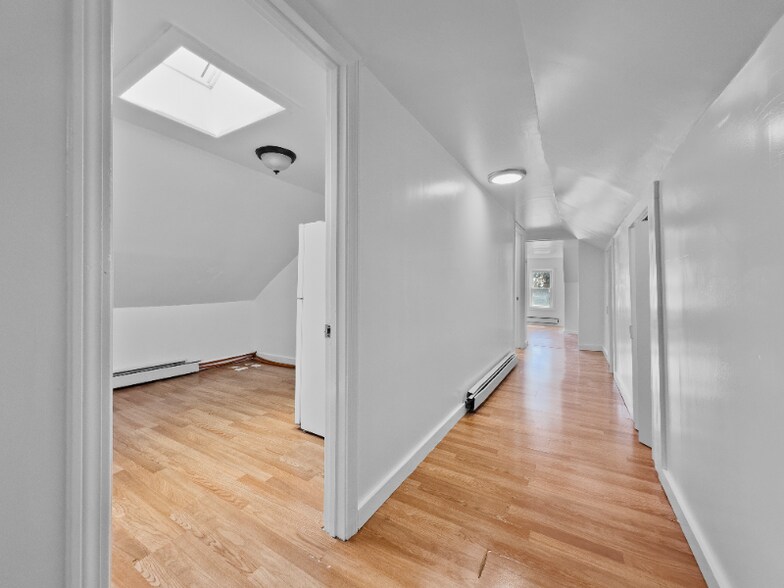 Building Photo - 76 Elmwood Rd