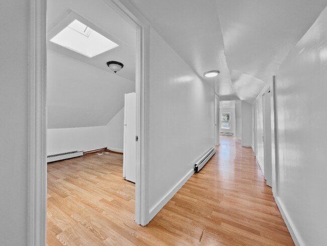 Building Photo - 76 Elmwood Rd