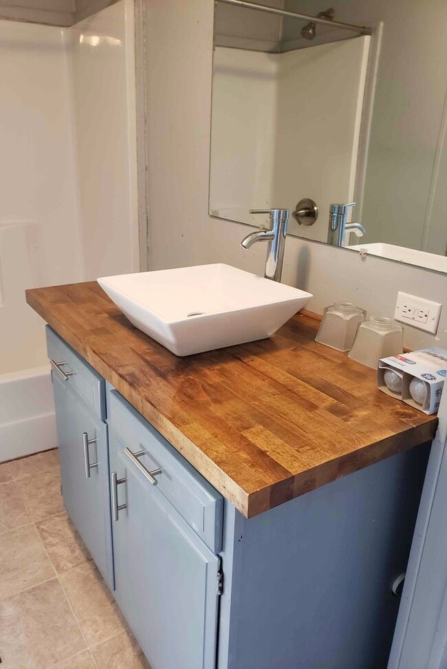 Building Photo - Olney Mobile Home Park