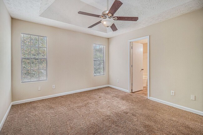 Building Photo - 4 Bedroom 3 Bath House