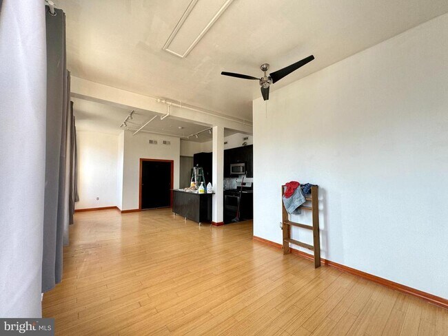 Building Photo - 1301 Vine St