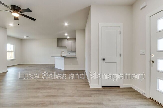 Building Photo - 8329 NW 163rd Ter