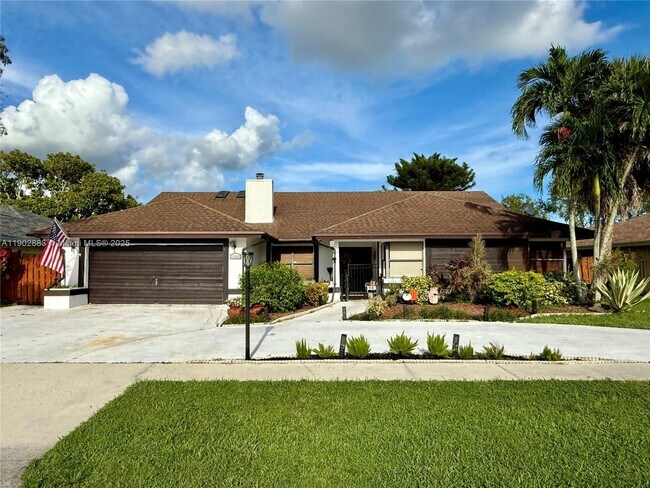 Building Photo - 13647 Barberry Dr